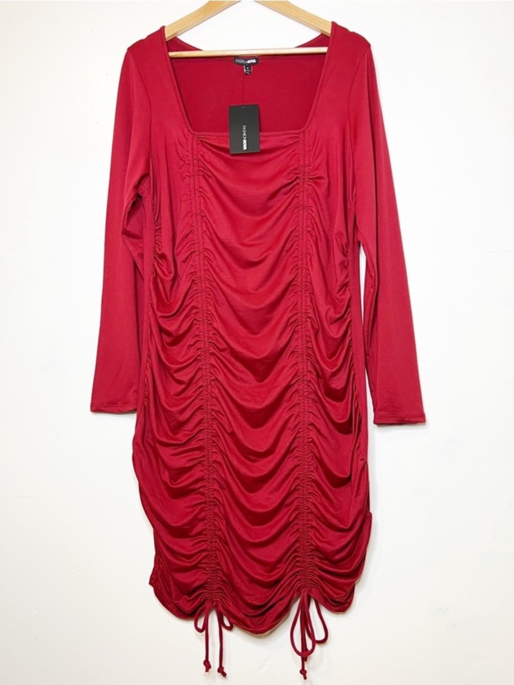 NWT Fashion Nova Square Neck Ruched Date Night Fit Long Sleeve Red Dress Size 1X - Picture 4 of 8